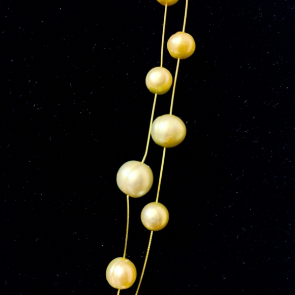 Honora floating pearl necklace - Picture 2 of 3